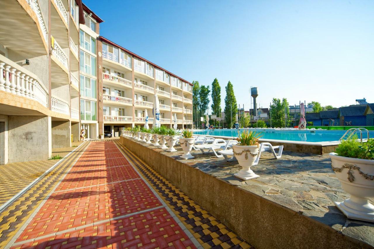Hawaii Hotel Zatoka Exterior photo