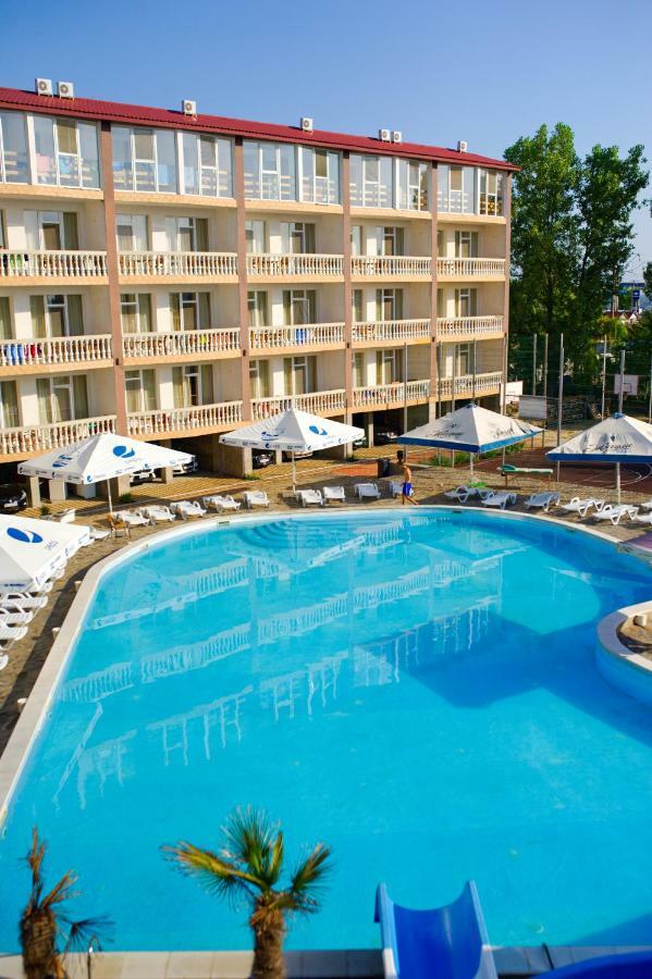 Hawaii Hotel Zatoka Exterior photo